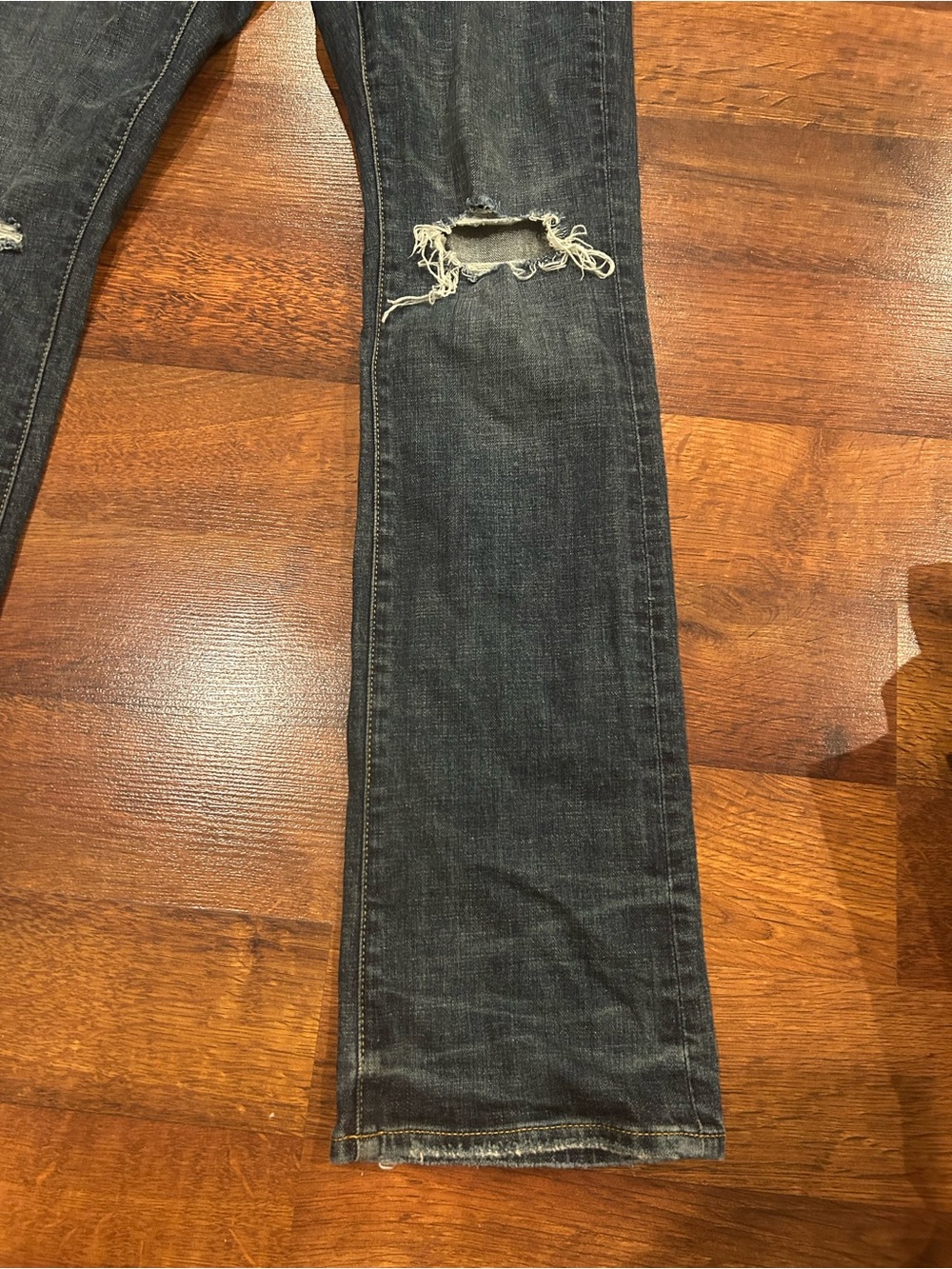 Purple Brand Jeans P004 Flare Distressed Dark Wash 31” Waist - Picture 2 of 10